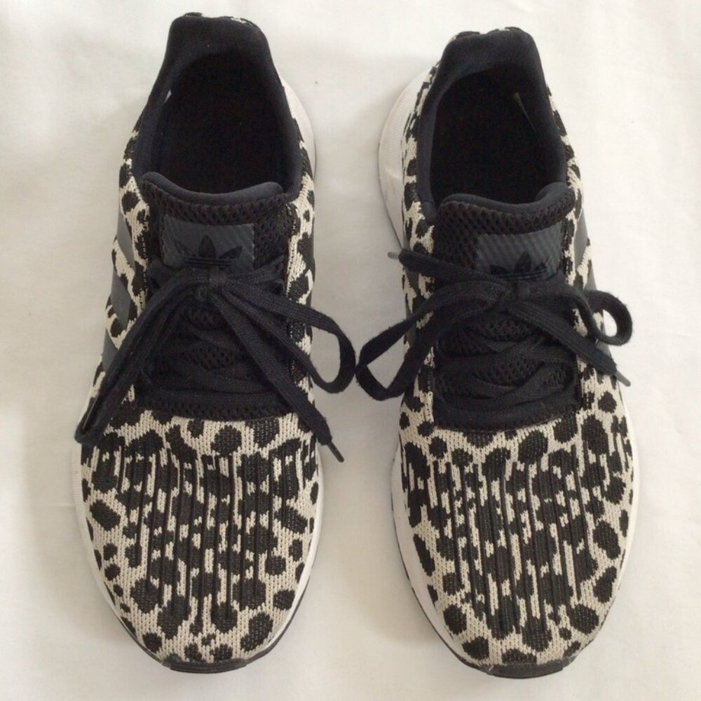 Adidas Swift Run Core White/Black/Carbon Trainers Sz 8.5